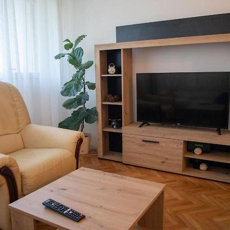 Dora Apartment Ni Extérieur photo